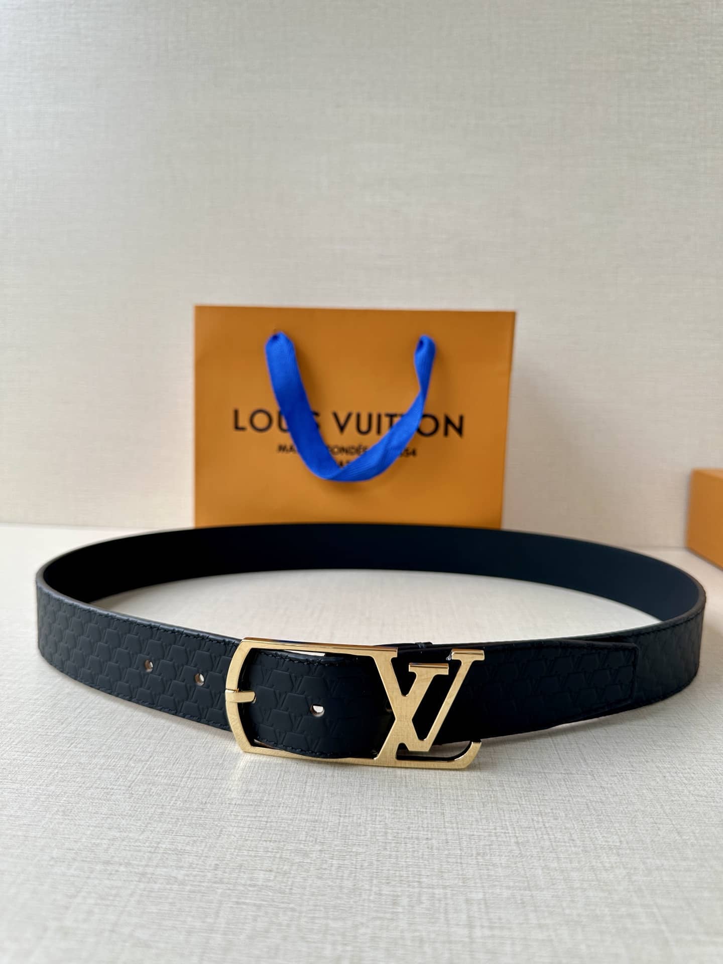 LV Belt-025